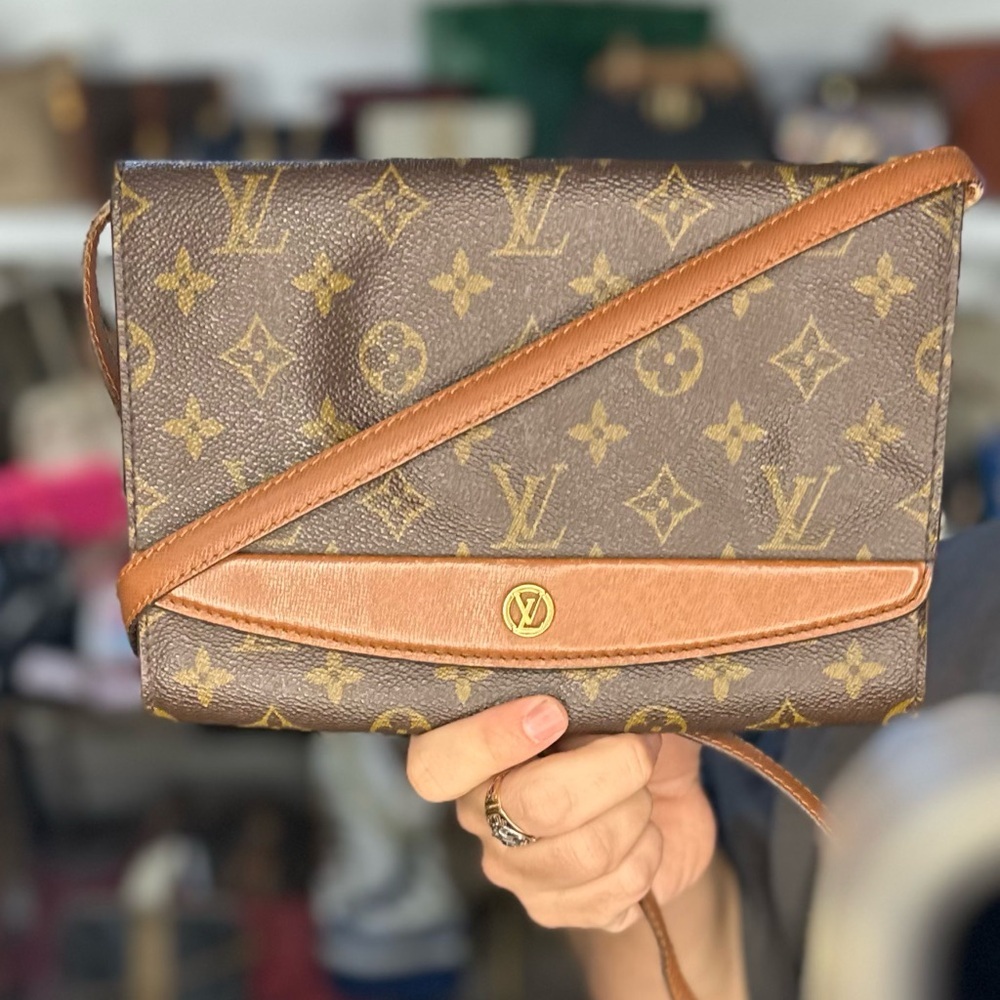 LV MONOGRAM CROSSBODY